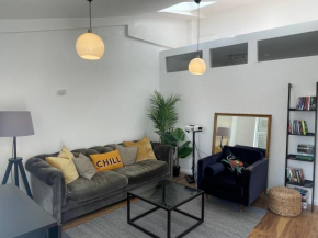 4Bed Loft Style Apartment With PrivateTerrace